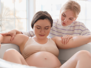 Ile kosztuje poród w Czechach? [2026] Pełny koszt krok po kroku